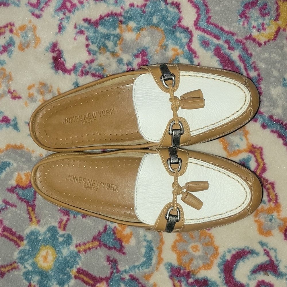 Brand New Jones New York Sport Flat tassle mule/clog/ loaferComfy